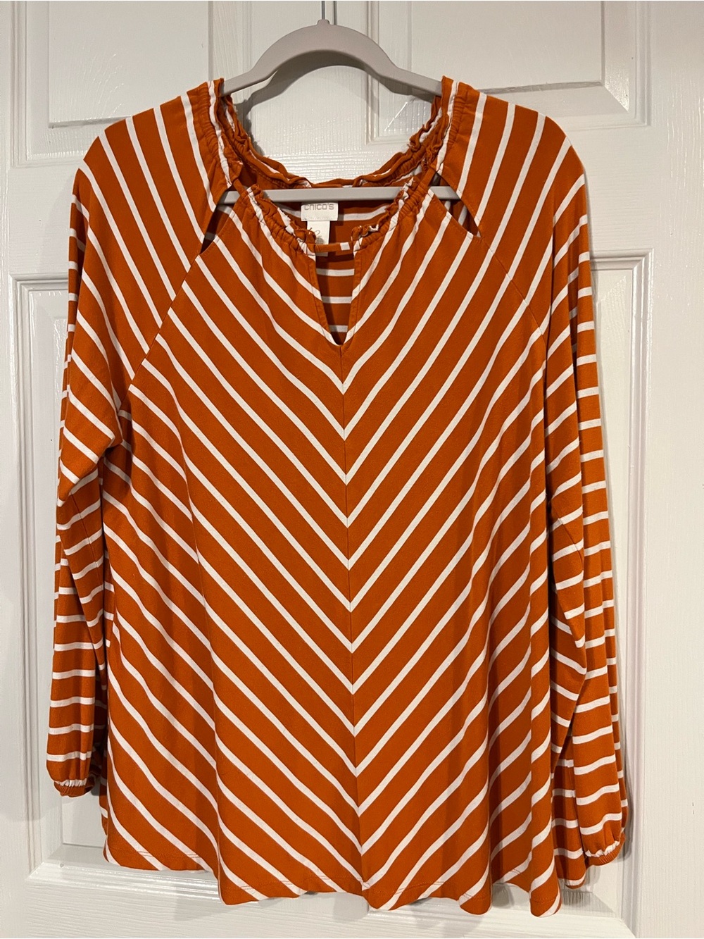#82 Chico's Women’s Orange & White Striped V-Neck Long Sleeve Top Size 2 (Large)